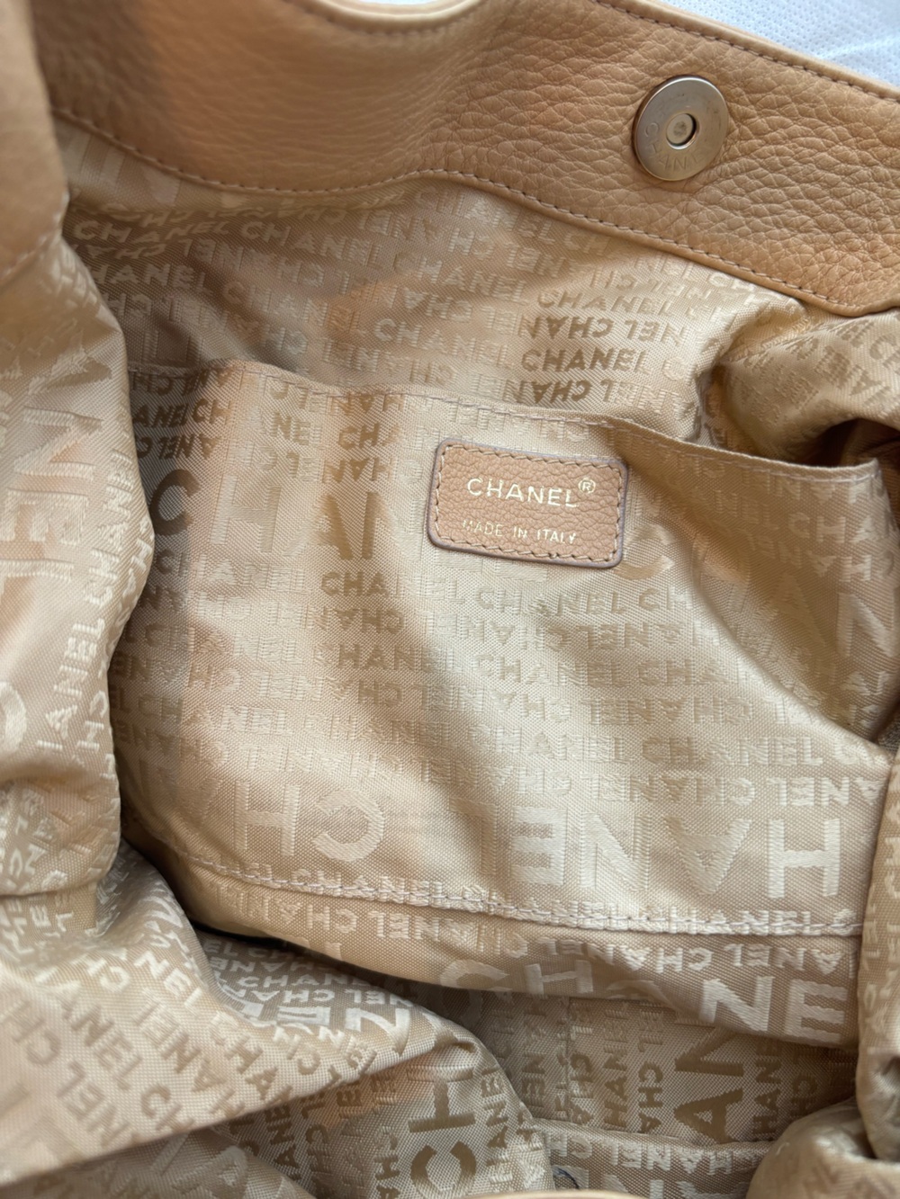 CHANEL Beige Leather CC-Topped Tote - Picture 5 of 12